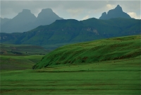 Drakensburg, South Africa © Cwawebber